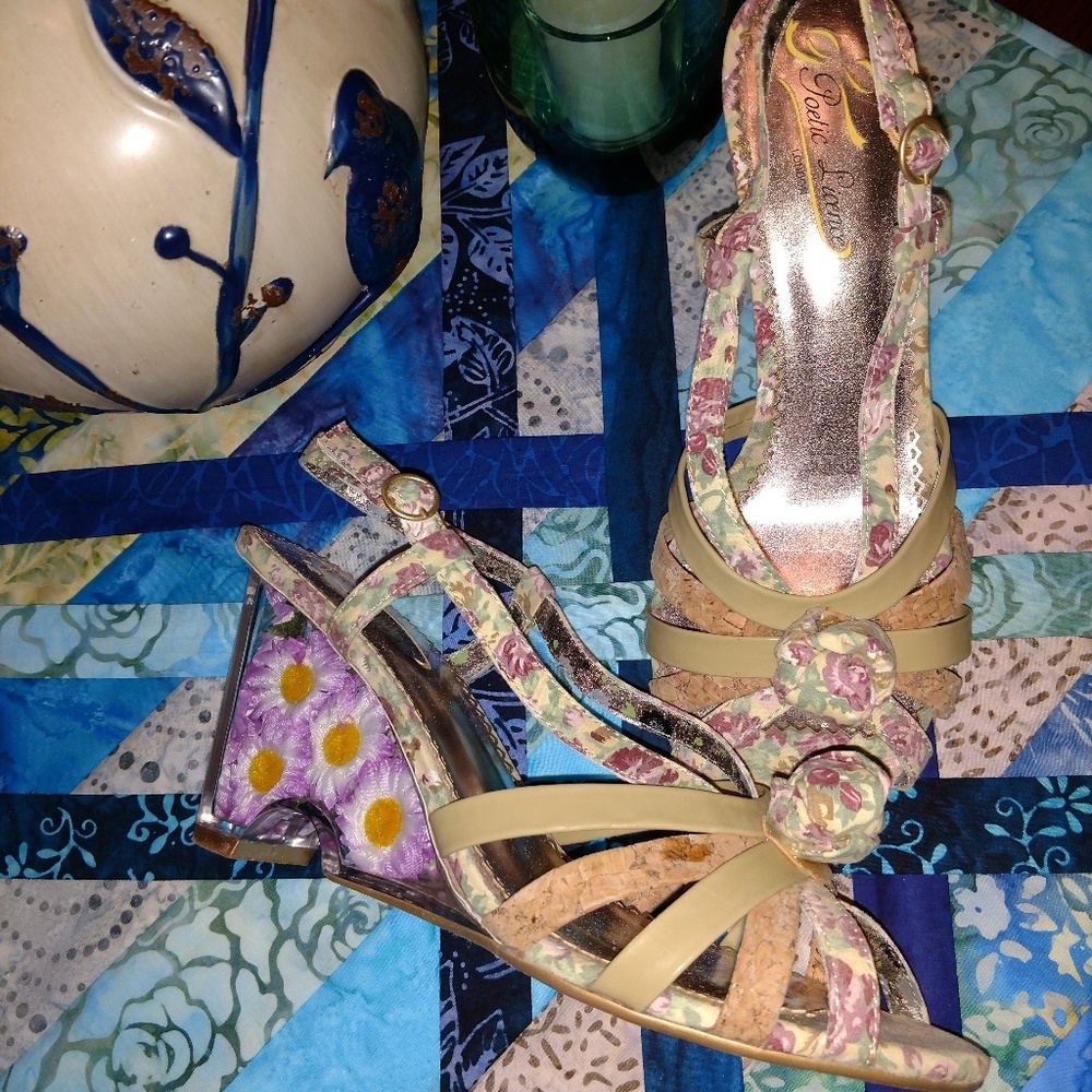 Poetic License floral sandal